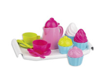 Theeservies met cupcakes op dienblad