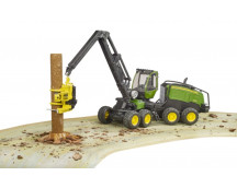 John Deere 1270 G oogster met boomstam John Deere 1270 G oogster met boomstam