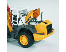 Liebherr shovel L574