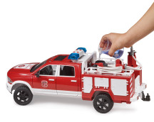 RAM 2500 brandweerwagen met licht en geluid RAM 2500 brandweerwagen met licht en geluid