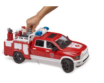RAM 2500 brandweerwagen met licht en geluid RAM 2500 brandweerwagen met licht en geluid