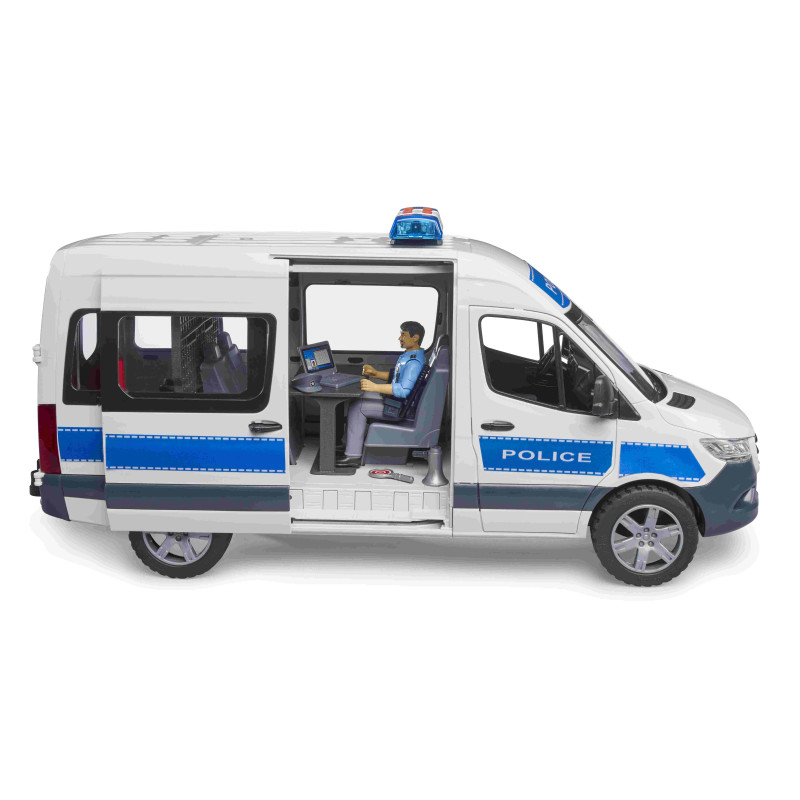 MB Sprinter politiehulpvoertuig met politieagent