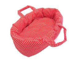 Poppendraagmand 47 cm rood/witte stippen