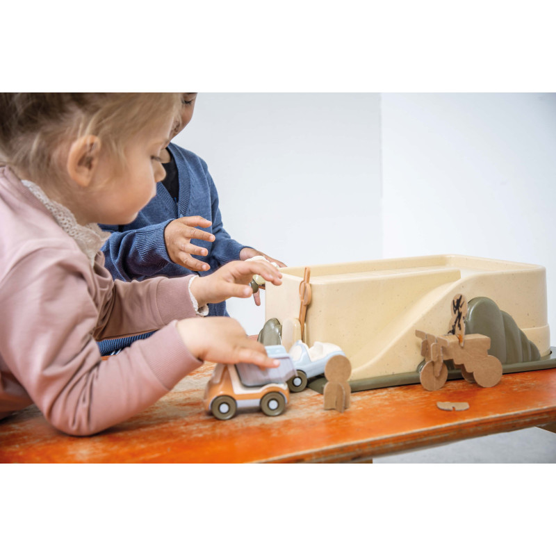Bioplastic garage met autootjes