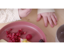 TINY Dinnertime bordenset (zand/rood/2-delig) TINY Dinnertime bordenset (zand/rood/2-delig)