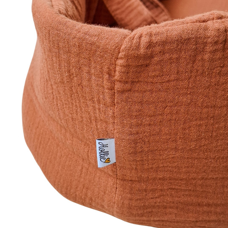 Poppendraagmand caramel mousseline Poppendraagmand caramel mousseline