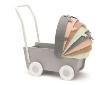 Houten poppenwagen met vilten kap