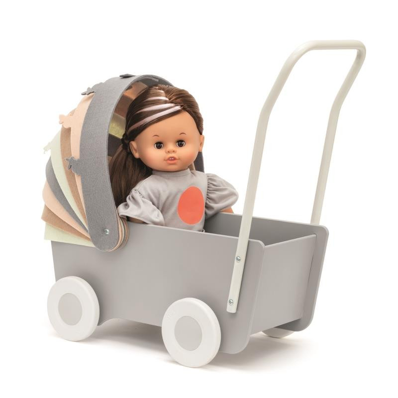 Houten poppenwagen met vilten kap Houten poppenwagen met vilten kap