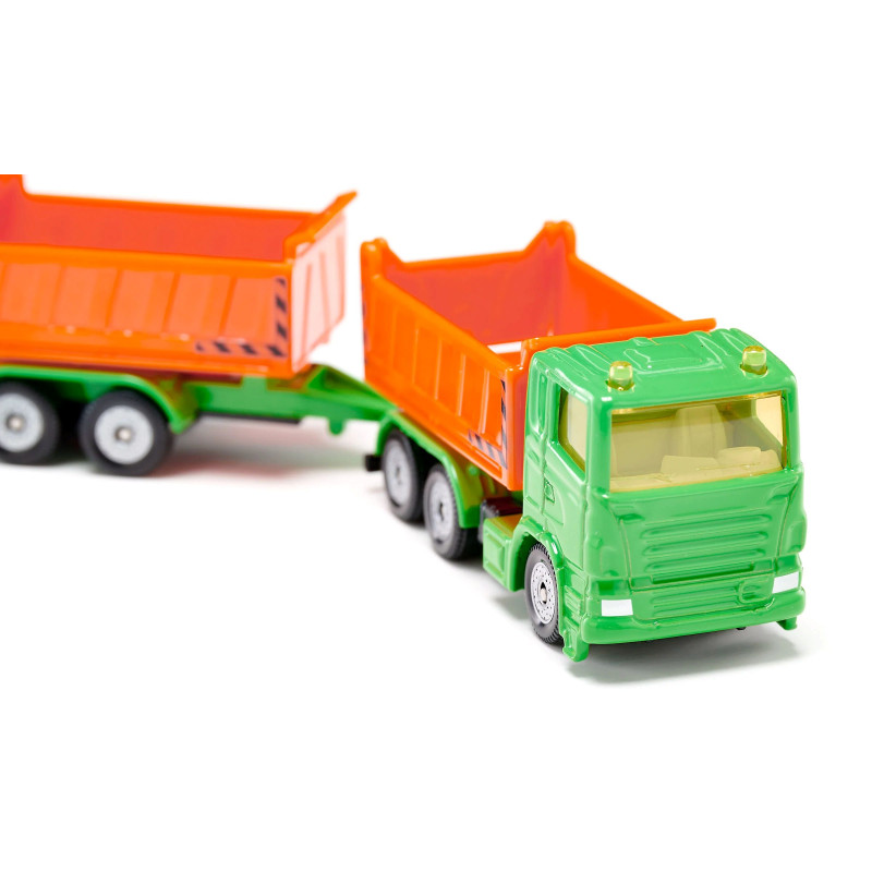 Truck met kieper en kiepaanhanger Truck met kieper en kiepaanhanger