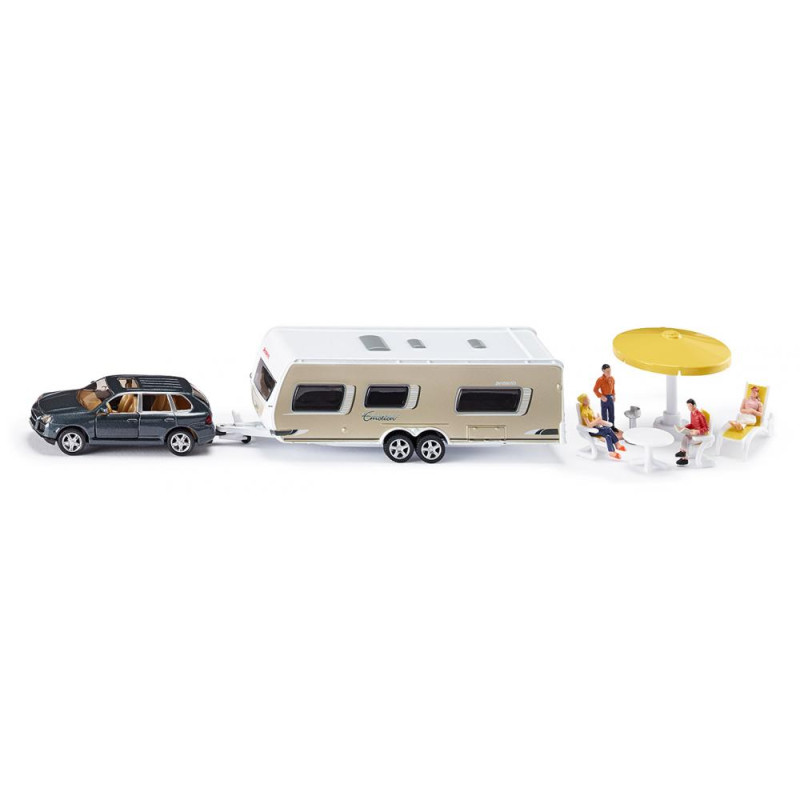 Auto met caravan (1:55)