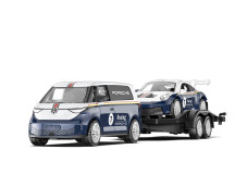 VW ID. Buzz met Porsche 911 GT3 RS