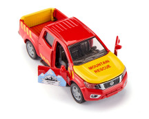 Nissan Navara met helicopter