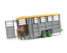 Veetransportaanhanger met koe Veetransportaanhanger met koe