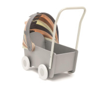 Houten poppenwagen met vilten kap Houten poppenwagen met vilten kap