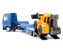 MAN truck met graaflaadcombinatie