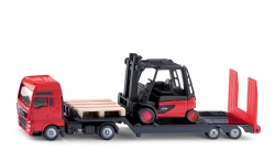 MAN Truck met Linde vorklift