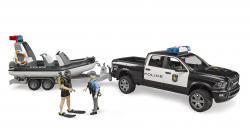 RAM 2500 politietruck met boot + trailer + 2 figuurtjes