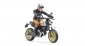 Ducati Scrambler Desert Sled met figuur